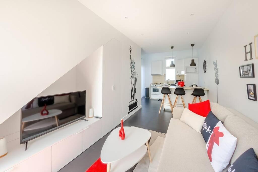 New York House Apartman Villejust Kültér fotó