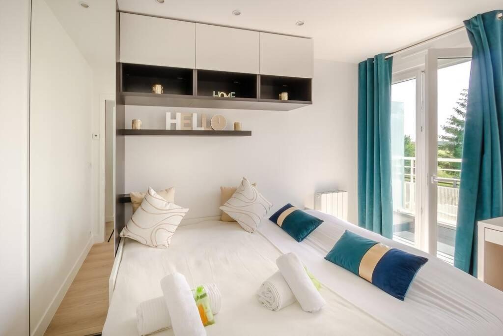 New York House Apartman Villejust Kültér fotó