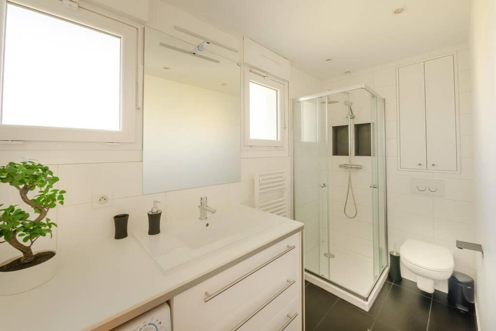 New York House Apartman Villejust Kültér fotó